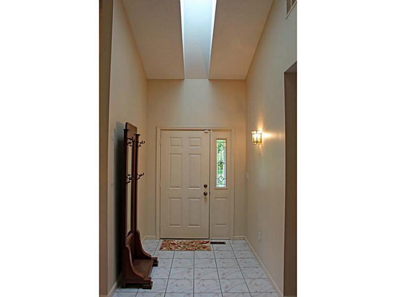 1103 Kingsgate Road Springfield, OH 45503 - Photo 2 of 23