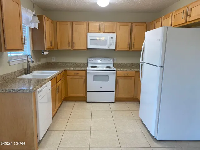 $1,800 | 610 East Pine Forest Drive, Lynn Haven, FL 32444