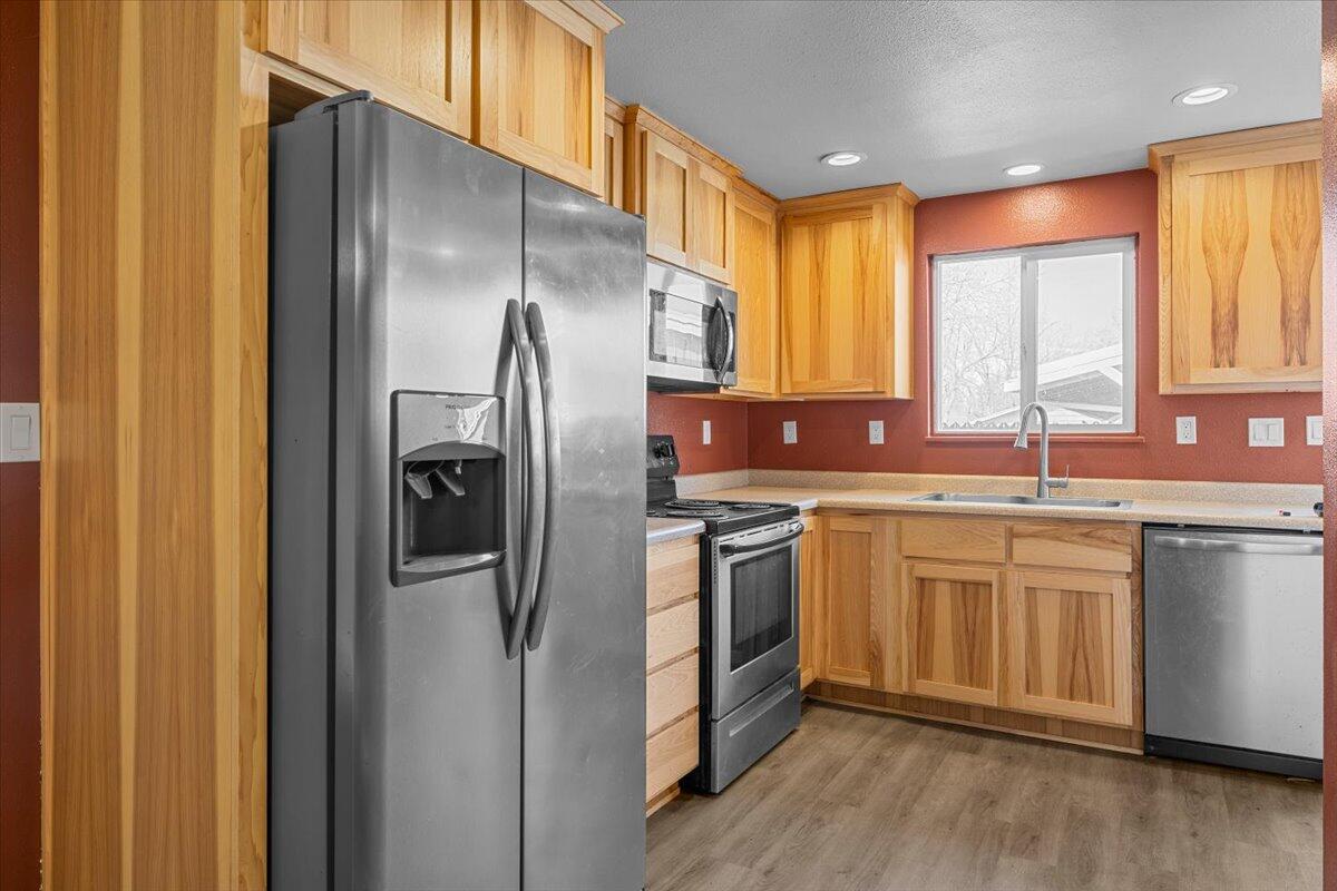 381 Benson Street Medford, OR 97501 - Photo 16 of 21 381