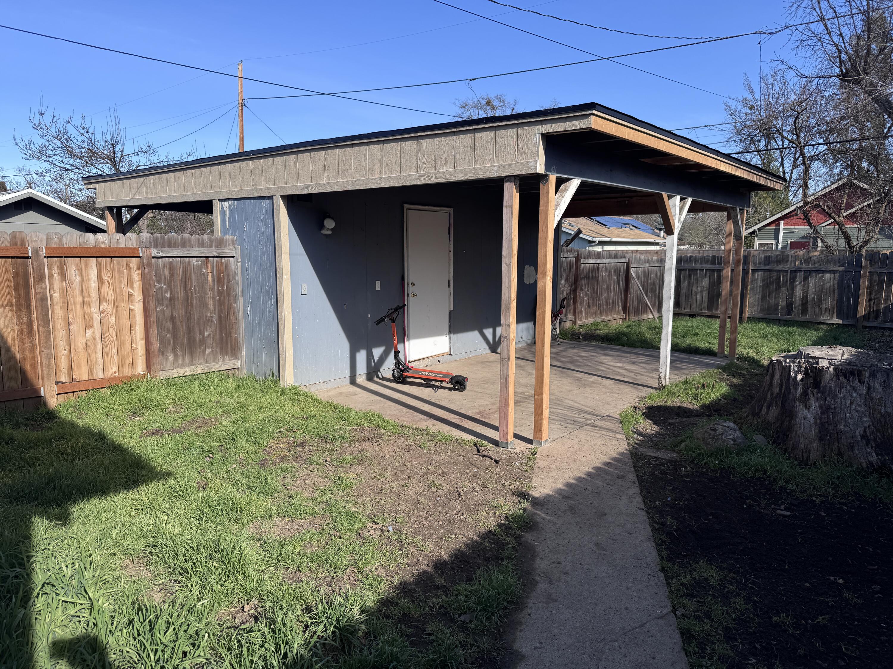 381 Benson Street Medford, OR 97501 - Photo 10 of 21 Shed / Carport