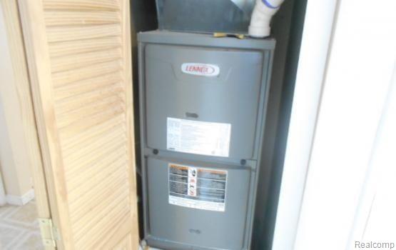 3274 Coolidge Highway Rochester, MI 48309 - Photo 13 of 16 Furnace closet.JPG