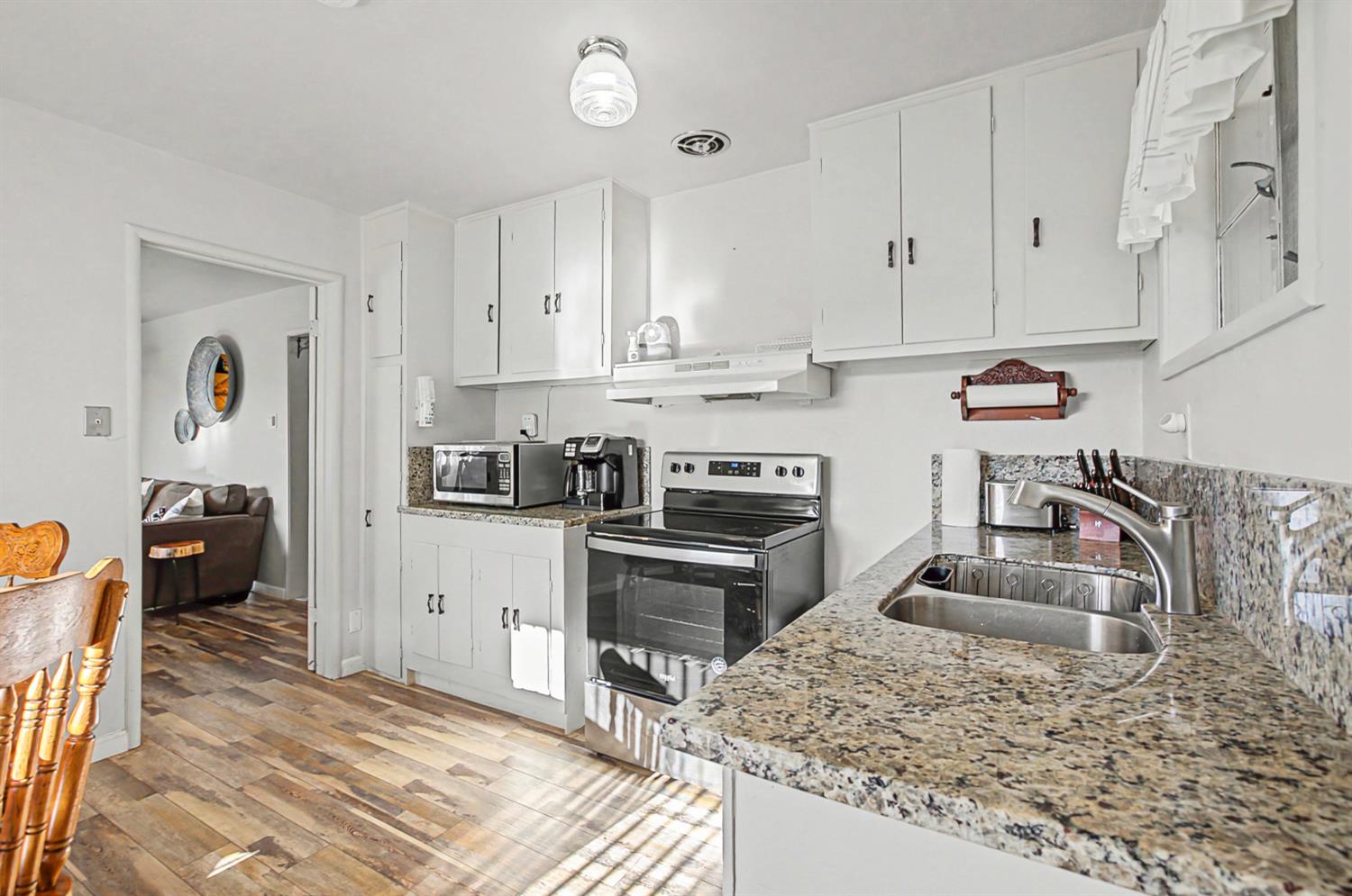 2406 Madison Street Cambria, CA 93428 - Photo 9 of 34