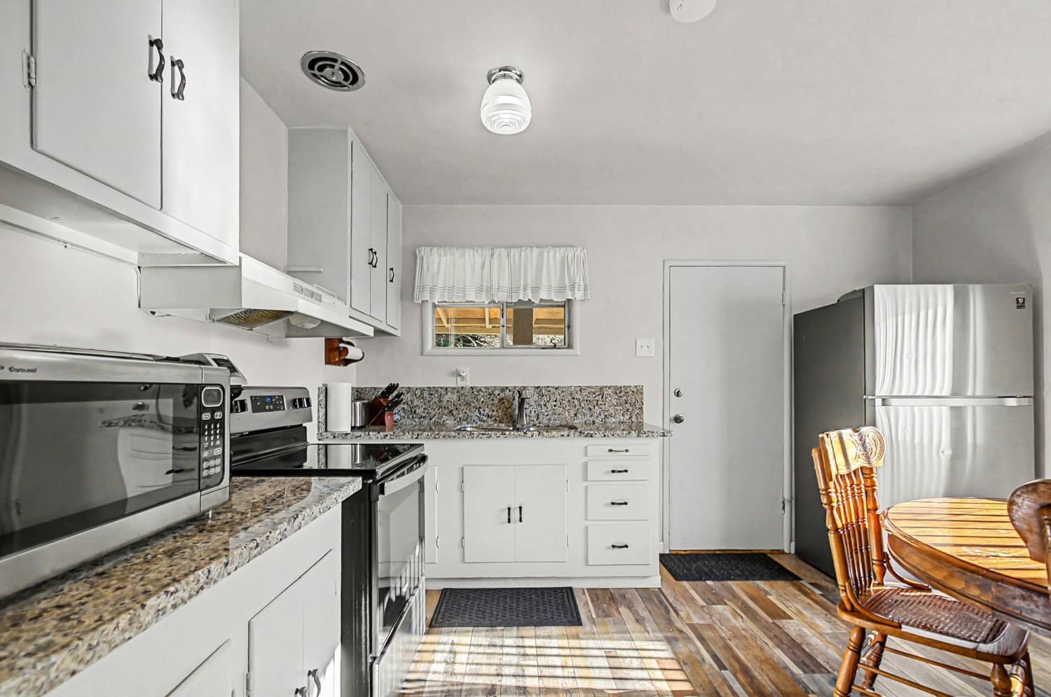 2406 Madison Street Cambria, CA 93428 - Photo 10 of 34