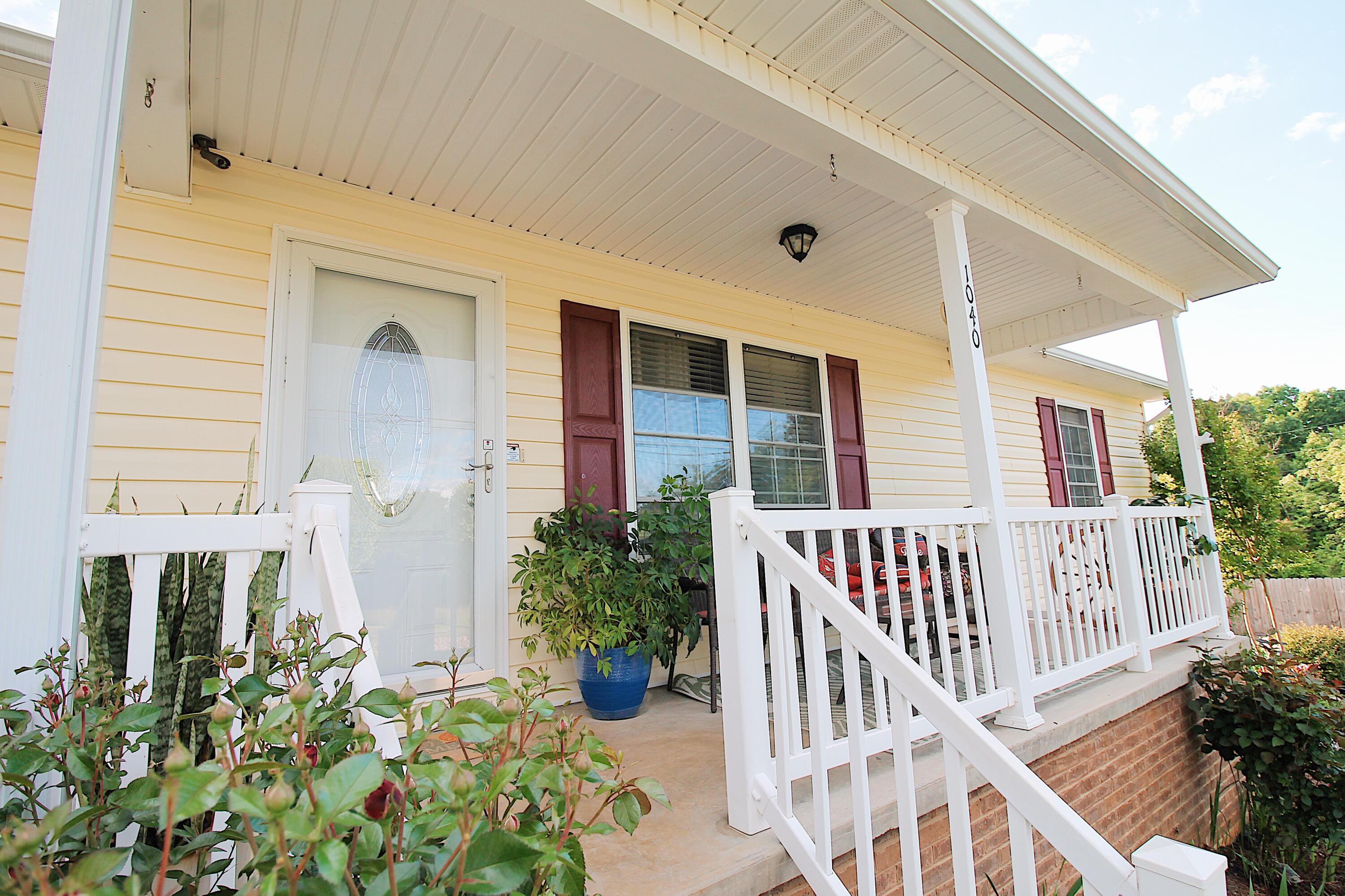 1040 Keller Road Afton, TN 37616 - Photo 4 of 43 IMG_0136 (1)