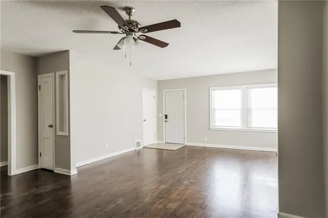 $1,315 | 7003 Jackson Avenue, Kansas City, MO 64132