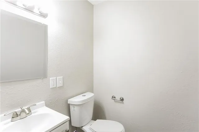 $1,315 | 7003 Jackson Avenue, Kansas City, MO 64132