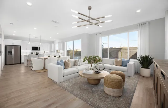 $970,317 | 373-373 East Beatrice Avenue, Tracy, CA 95391