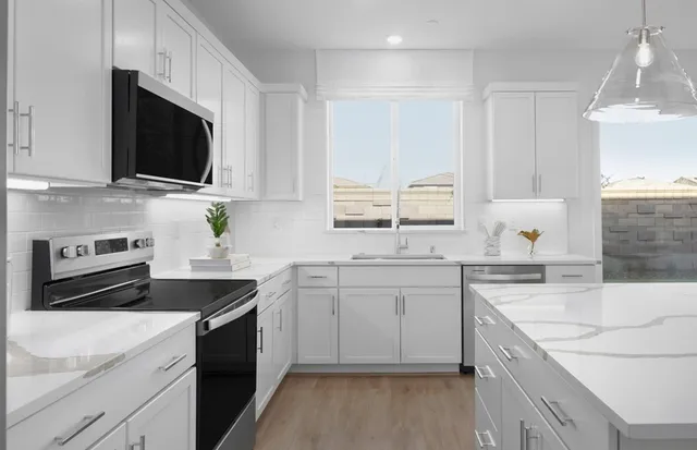 $970,317 | 373-373 East Beatrice Avenue, Tracy, CA 95391