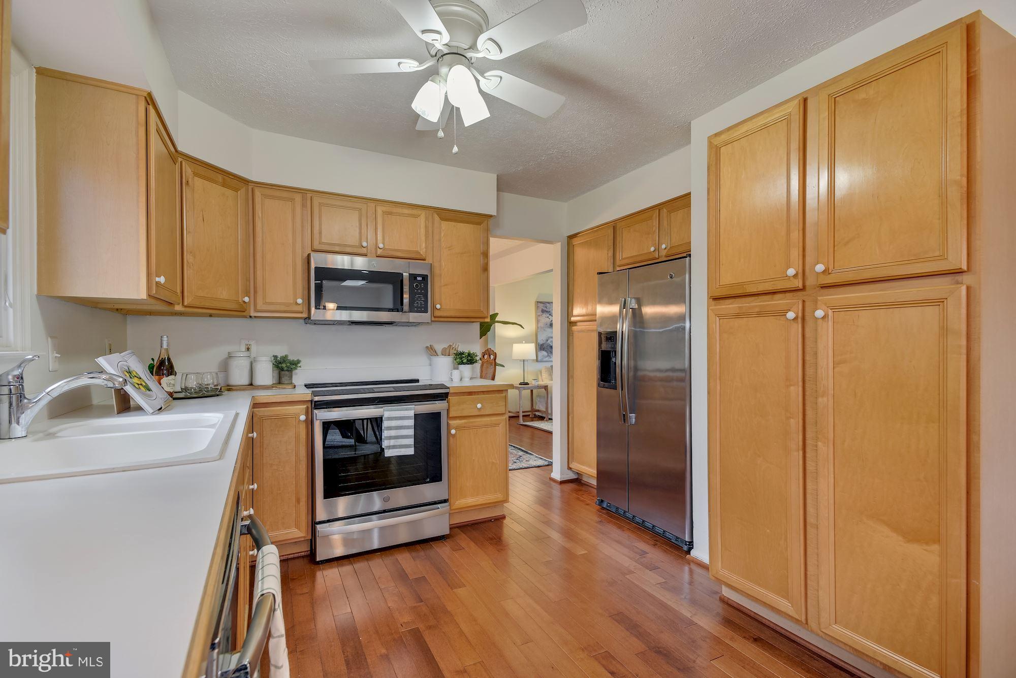 1867 Post Oak Trail Reston, VA 20191 - Photo 11 of 34