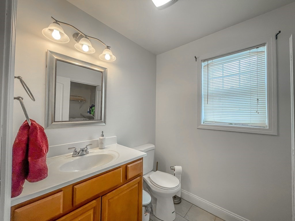 231 Mazarin Street Springfield, MA 01151 - Photo 28 of 41