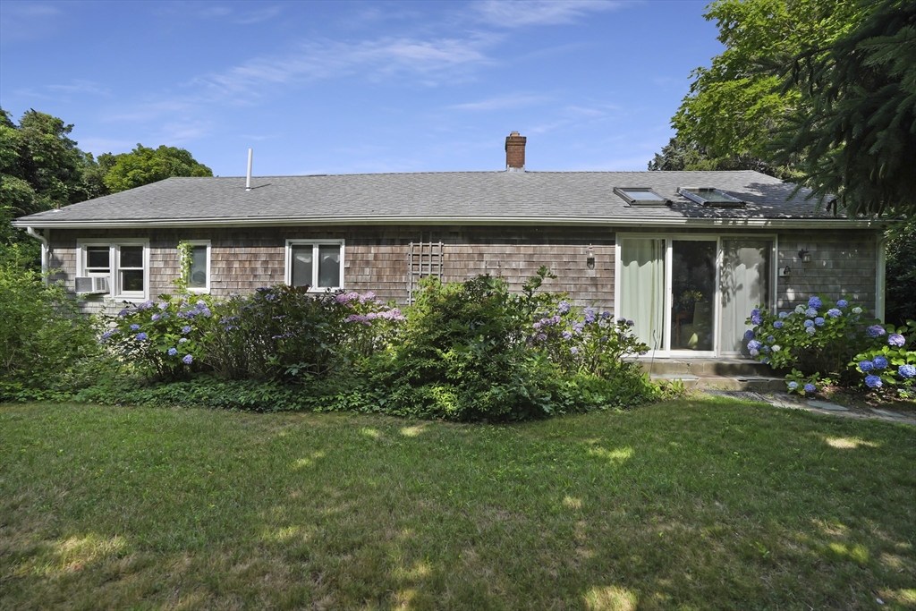 13 County Road Oak Bluffs, MA 02557 - Photo 2 of 7 Gallery Image 2