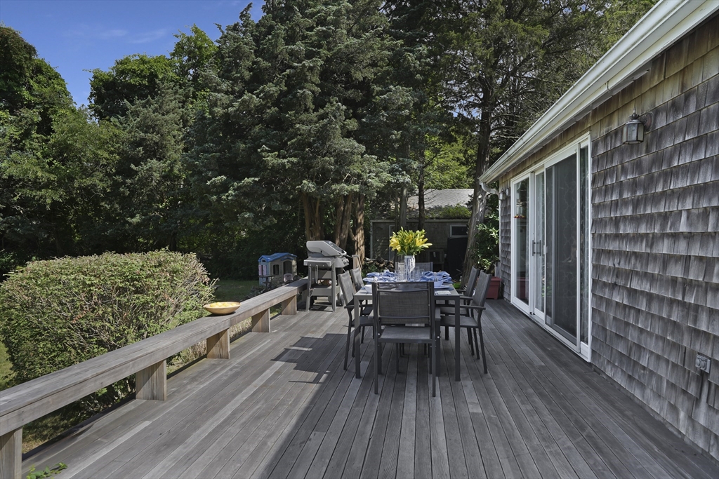 13 County Road Oak Bluffs, MA 02557 - Photo 3 of 7 Gallery Image 3