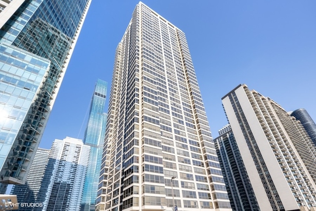 360 East Randolph Street, Unit 1002 Chicago, IL 60601 - Photo 2 of 18 a view of a large building