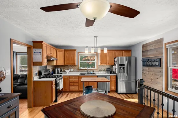 $199,900 | 1215 Maple Lane, East Peoria, IL 61611