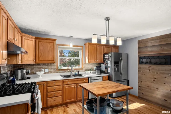 $199,900 | 1215 Maple Lane, East Peoria, IL 61611