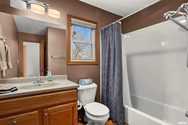 $199,900 | 1215 Maple Lane, East Peoria, IL 61611