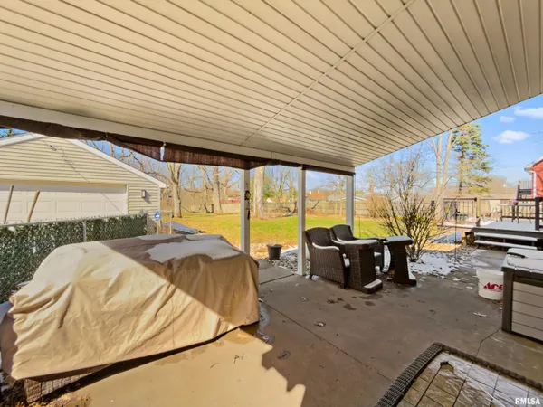 $199,900 | 1215 Maple Lane, East Peoria, IL 61611