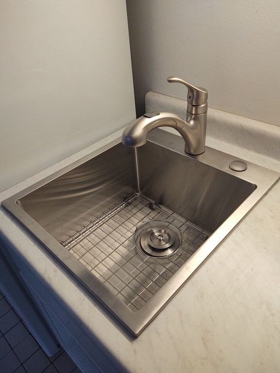 3 Leonard Road, Unit 3 Boxborough, MA 01719 - Photo 13 of 31 a close view of stove