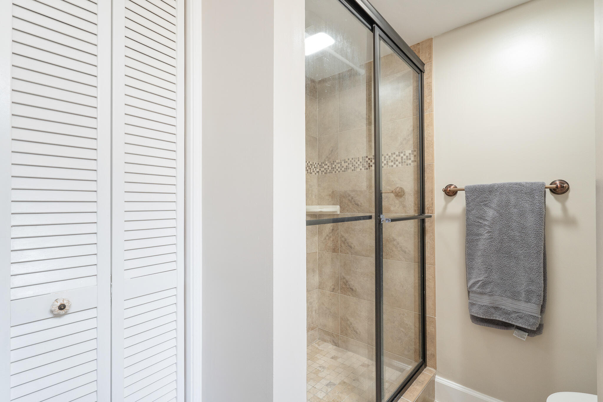 950 Ponce De Leon Road, Unit 507 Boca Raton, FL 33432 - Photo 19 of 46 Primary Bathroom