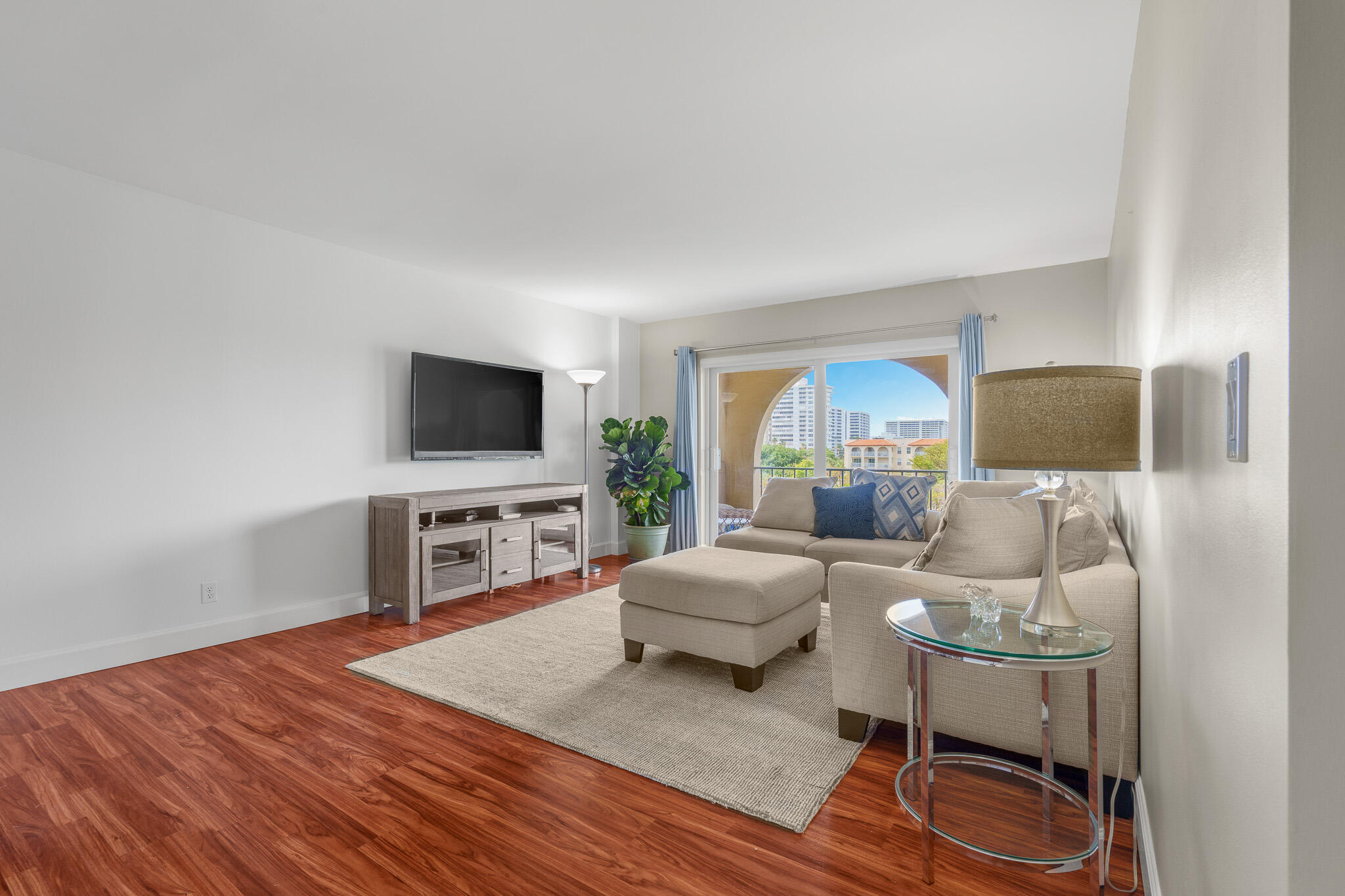 950 Ponce De Leon Road, Unit 507 Boca Raton, FL 33432 - Photo 7 of 46 Living Room