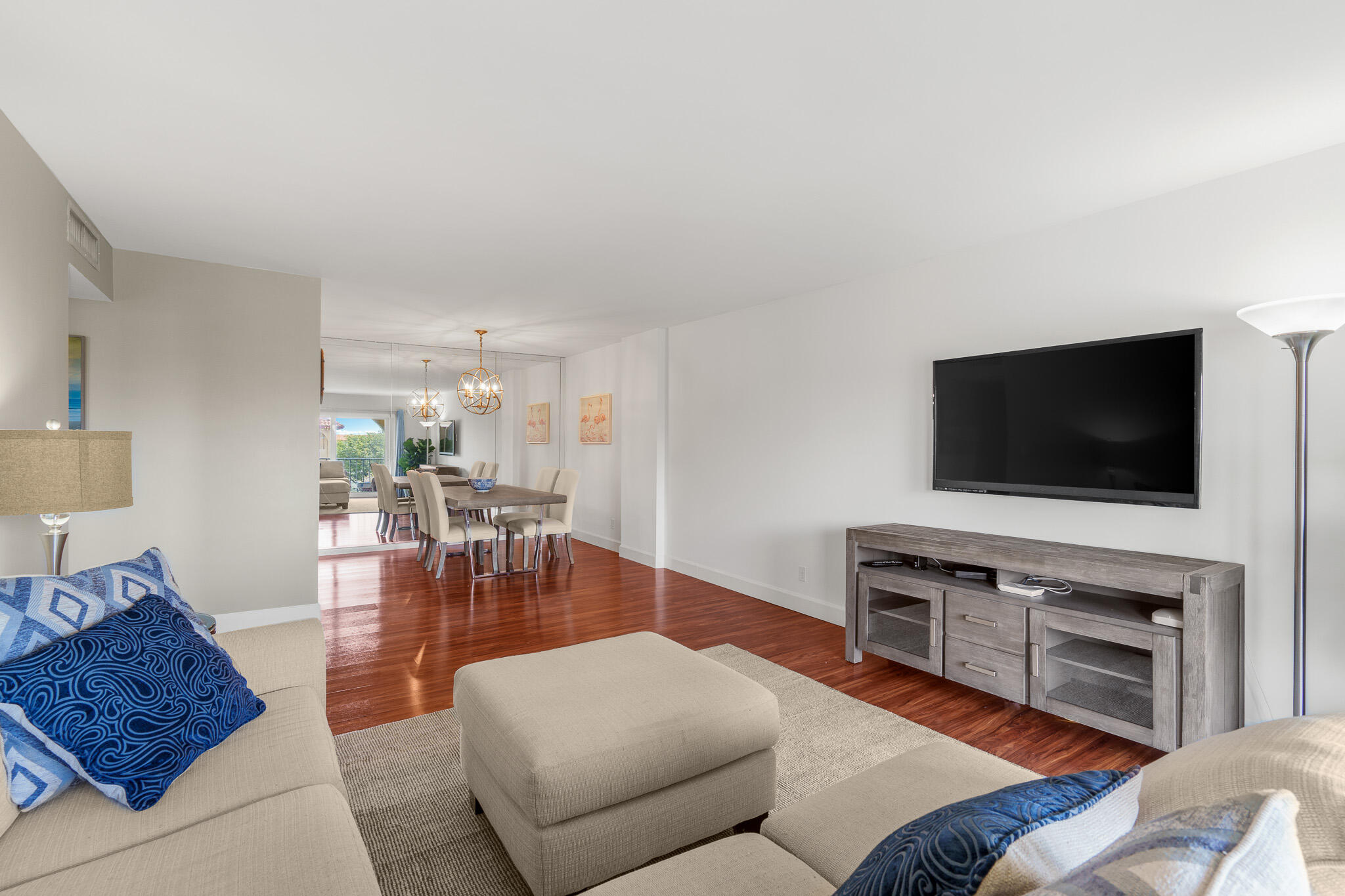 950 Ponce De Leon Road, Unit 507 Boca Raton, FL 33432 - Photo 8 of 46 Living Room