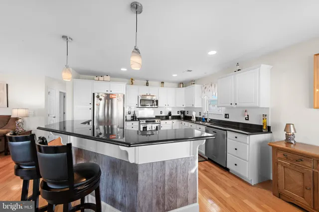 $729,000 | 32 West Navasink Drive, Little Egg Harbor, NJ 08087