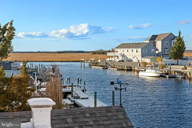 $729,000 | 32 West Navasink Drive, Little Egg Harbor, NJ 08087