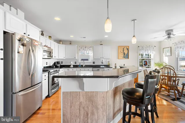 $729,000 | 32 West Navasink Drive, Little Egg Harbor, NJ 08087