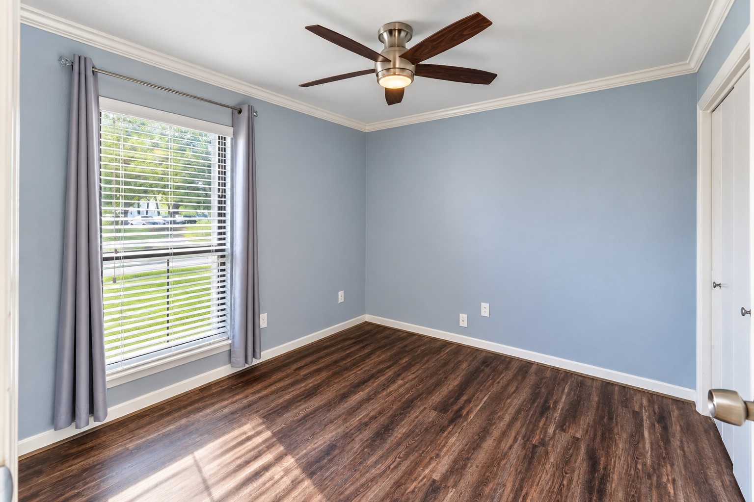 13151 Walden Road, Unit 121 Montgomery, TX 77356 - Photo 20 of 30 2nd bedroom bright and light.