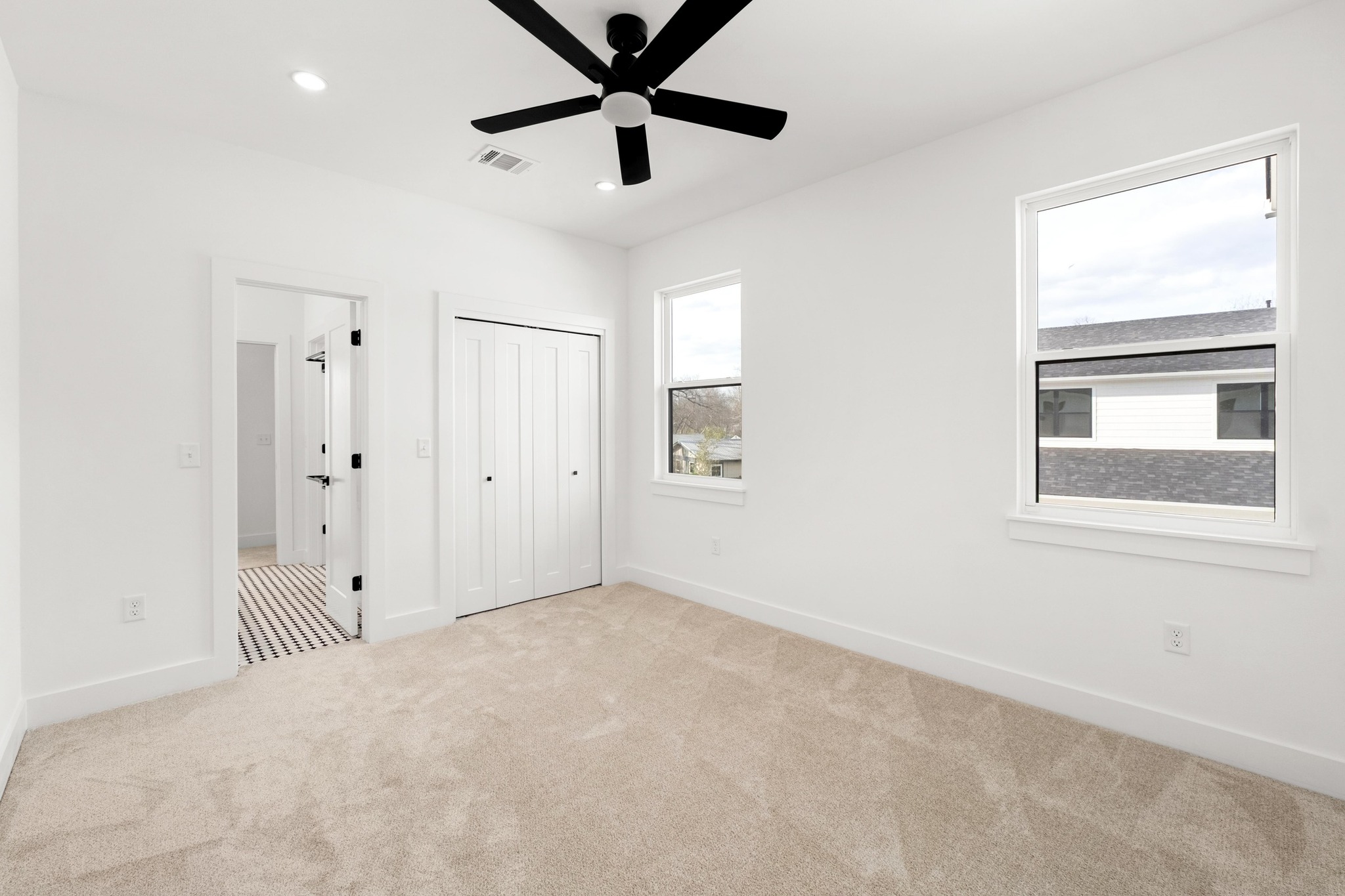 1500 Sylvan Glade, Unit 2A Austin, TX 78745 - Photo 19 of 29 a view of an empty room