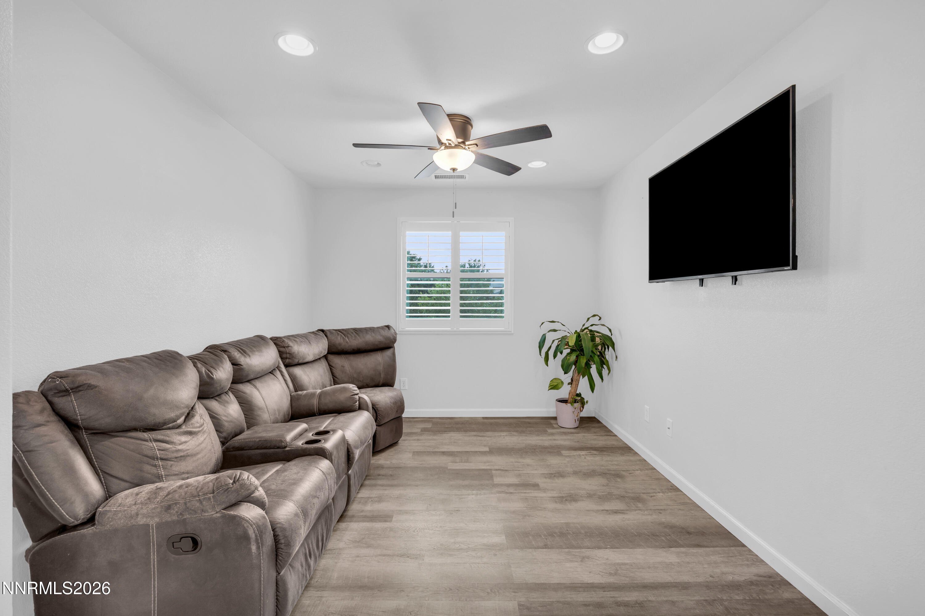 545 Pesaro Way Reno, NV 89521 - Photo 32 of 43 34_img_0155