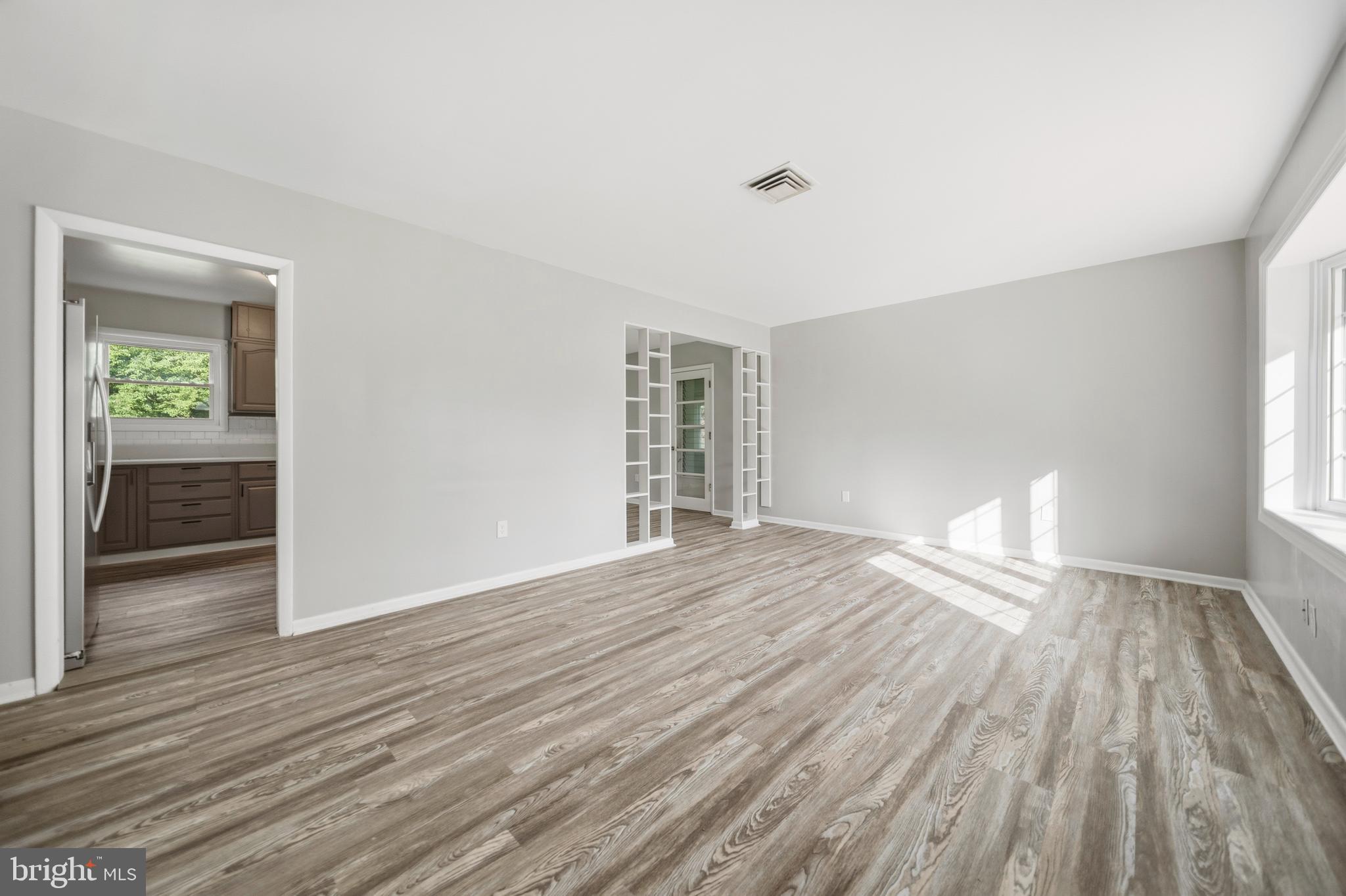 5233 Kerger Road Ellicott City, MD 21043 - Photo 4 of 39