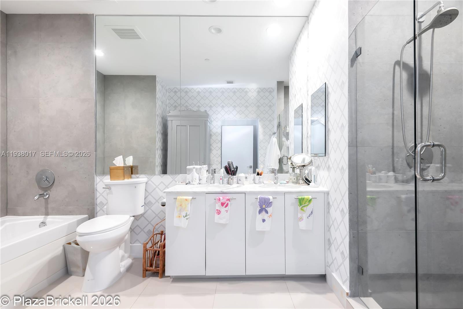 950 Brickell Bay Drive, Unit 5505 Miami, FL 33131 - Photo 19 of 63