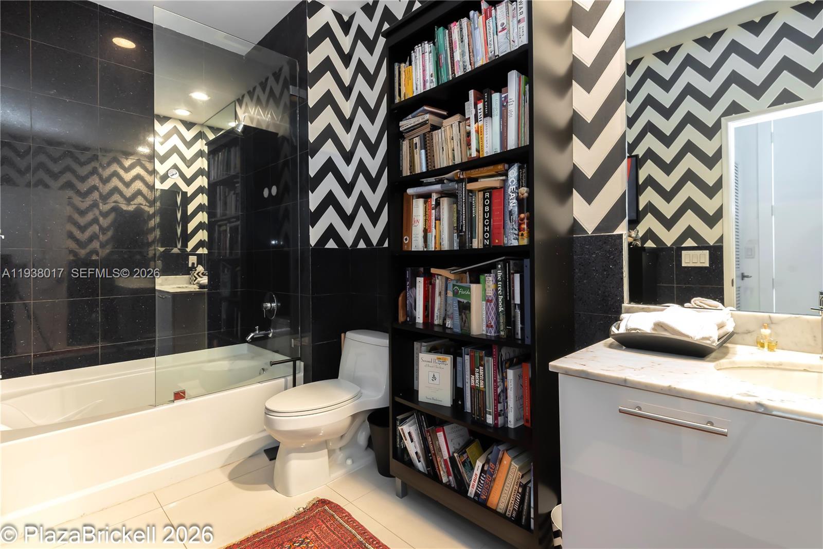 950 Brickell Bay Drive, Unit 5505 Miami, FL 33131 - Photo 27 of 63 3rd bathroom on the First Floor