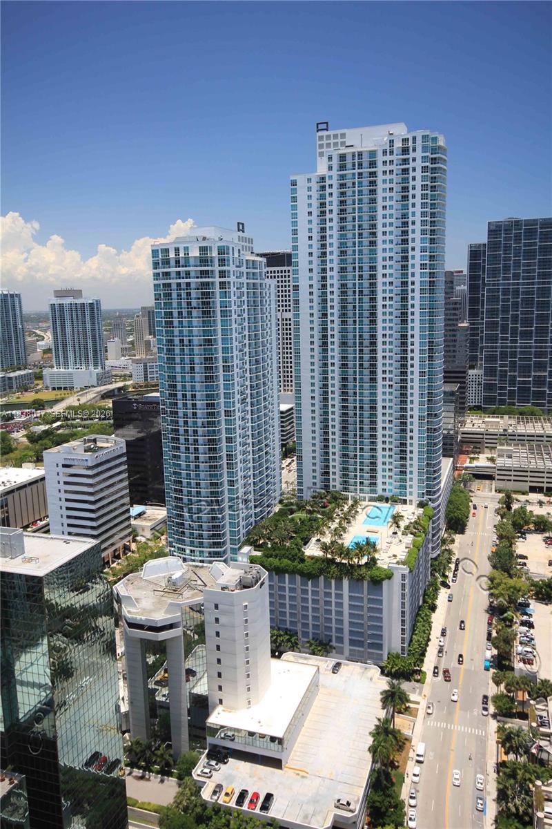 950 Brickell Bay Drive, Unit 5505 Miami, FL 33131 - Photo 33 of 63 a view of a city with tall buildings