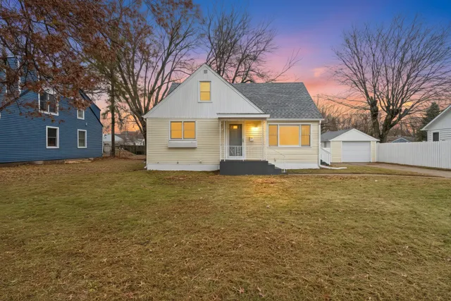 $215,000 | 2111 Bell Avenue, Rockford, IL 61103