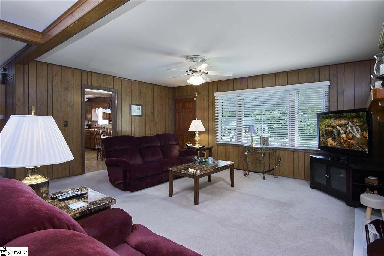 1719 West Parker Road Greenville, SC 29617 - Photo 4 of 23 Gallery Image 4