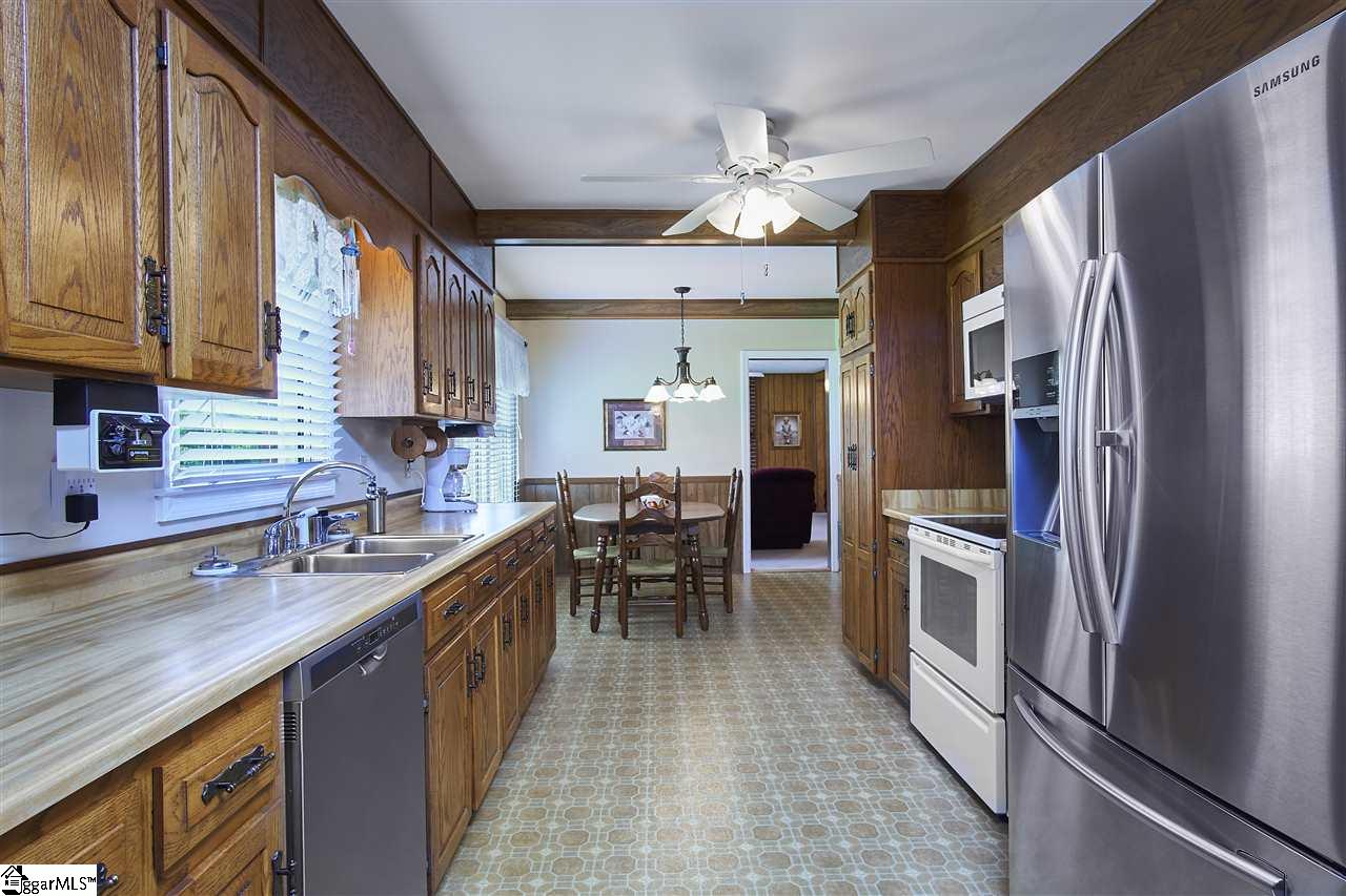 1719 West Parker Road Greenville, SC 29617 - Photo 6 of 23 Gallery Image 6