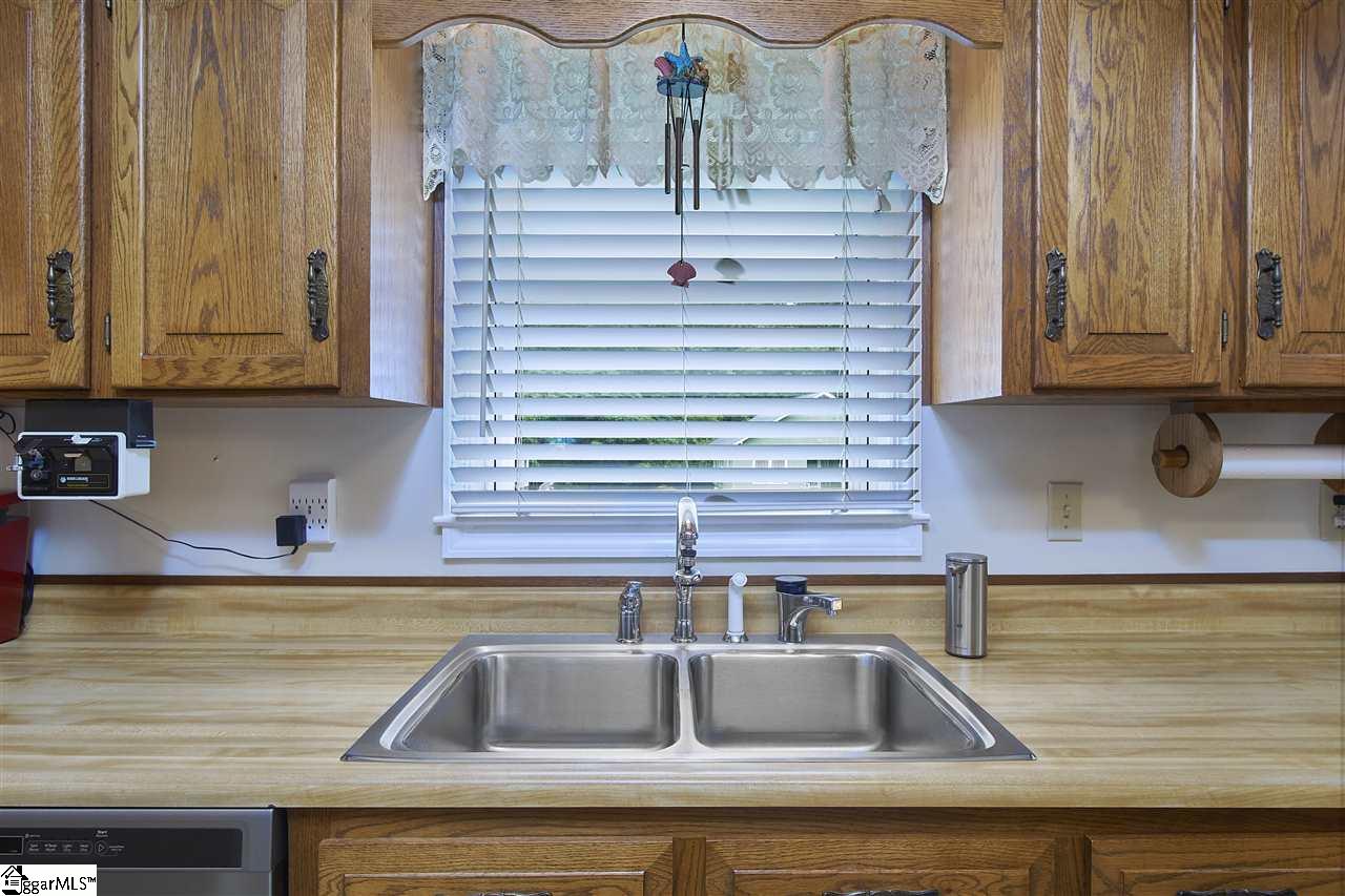 1719 West Parker Road Greenville, SC 29617 - Photo 7 of 23 Gallery Image 7