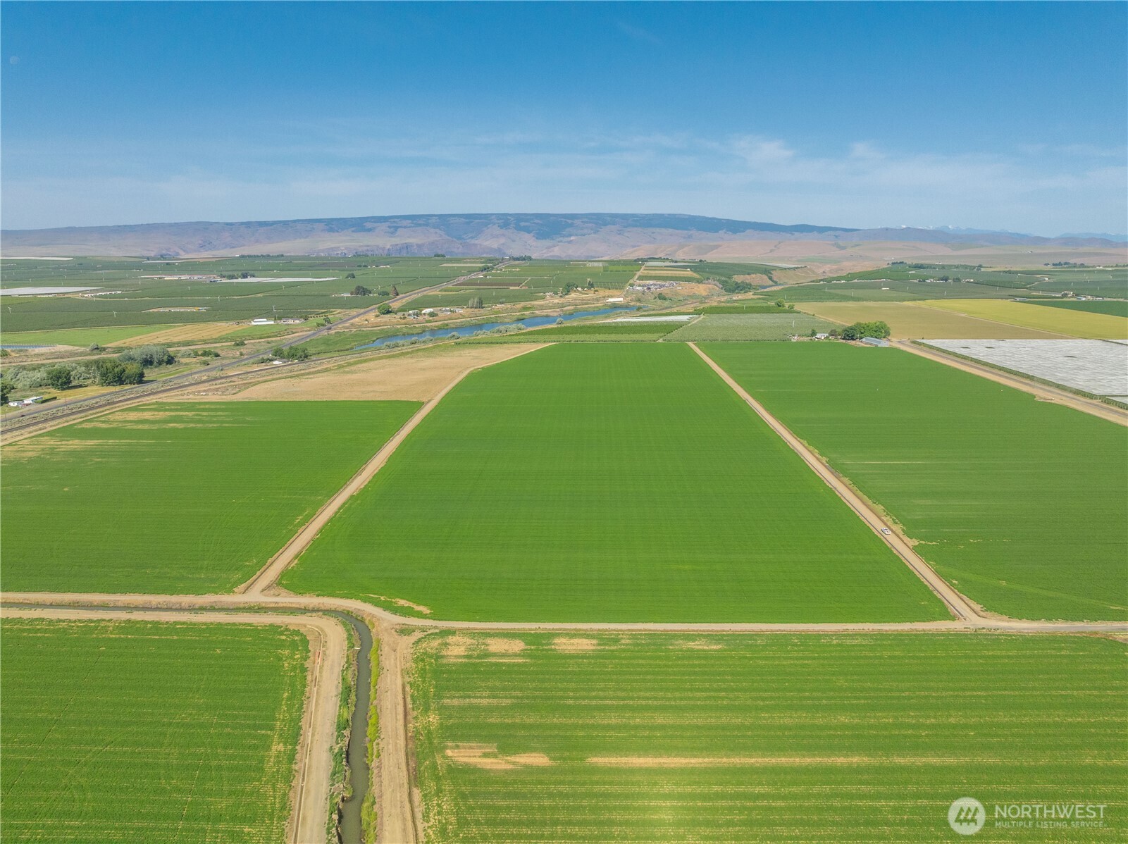 19527 Nw Road Quincy, WA 98848 - Photo 3 of 32