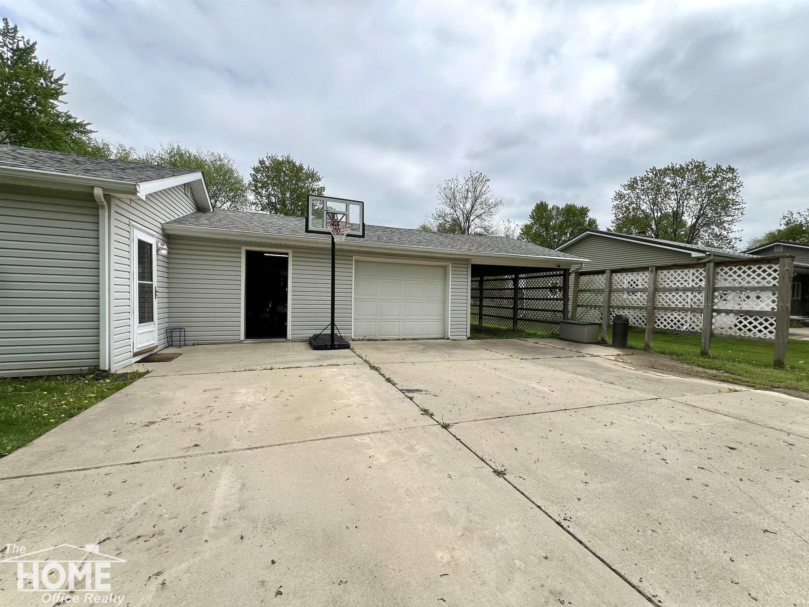 3427 Riniel Road Durand, MI 48429 - Photo 31 of 42 50141099-89c0c147-5c1a-480c-9e9a-fbe14a12b21e.JPG