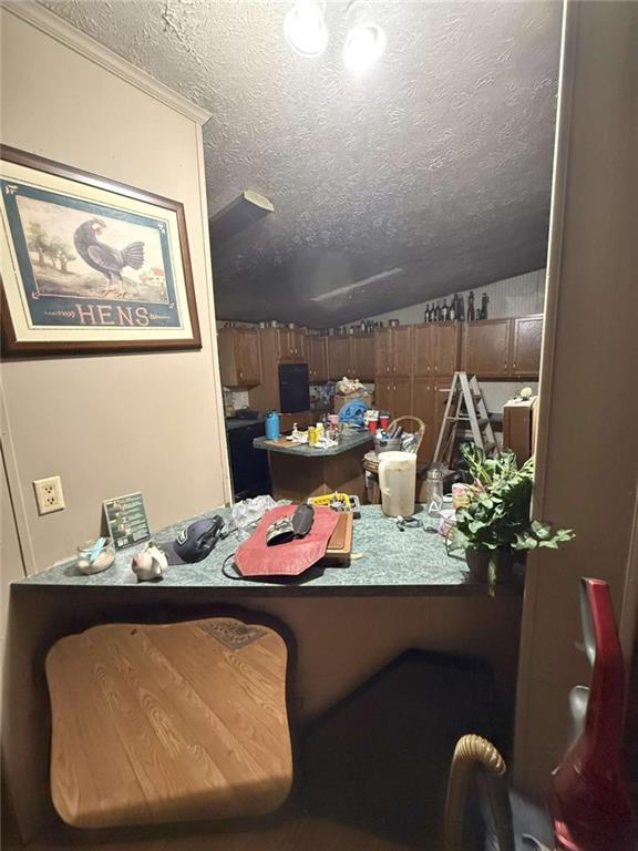 305 Zellner Road Culloden, GA 31016 - Photo 20 of 20 a room with furniture and flower pot