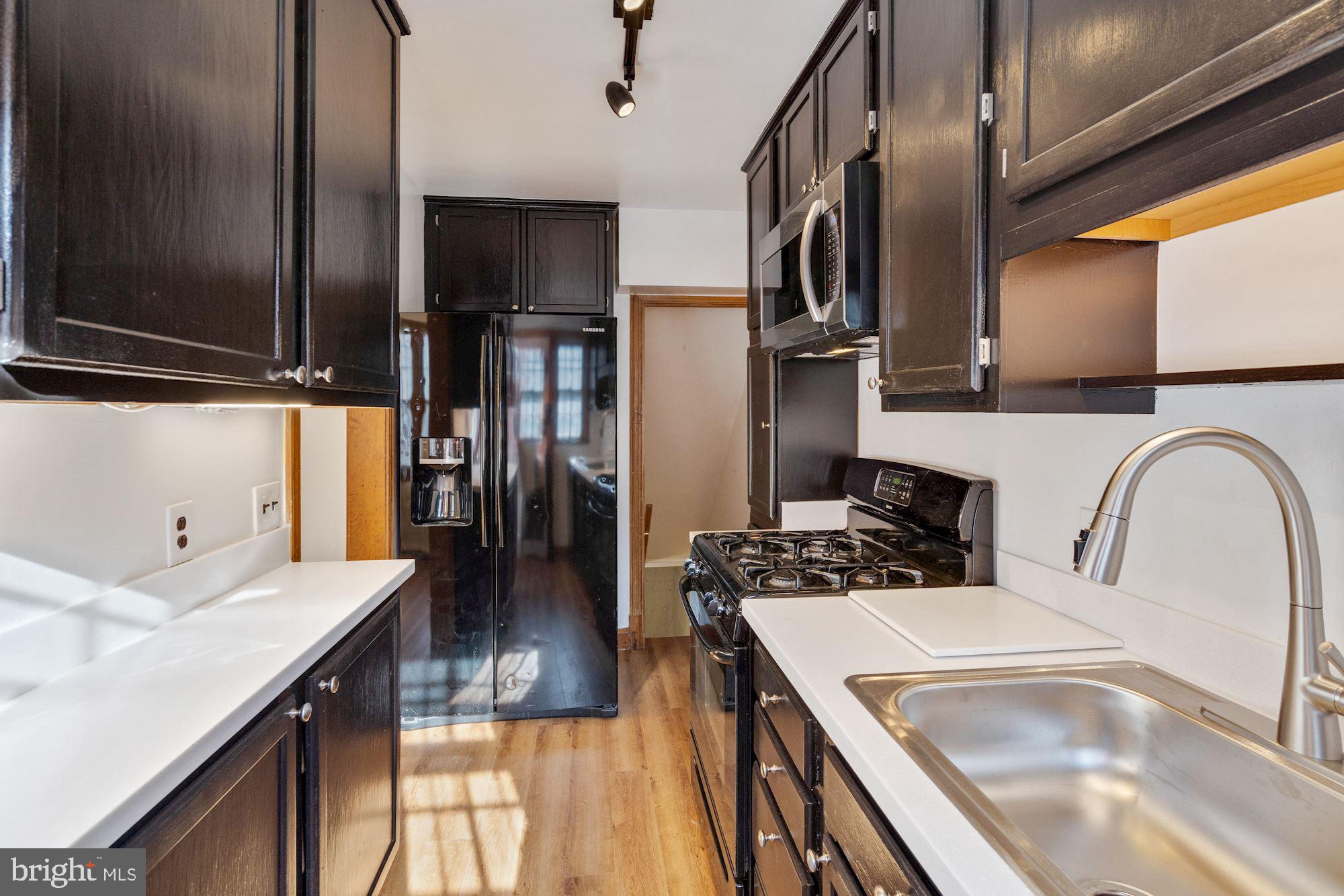 1403 K Street Southeast Washington, DC 20003 - Photo 12 of 74