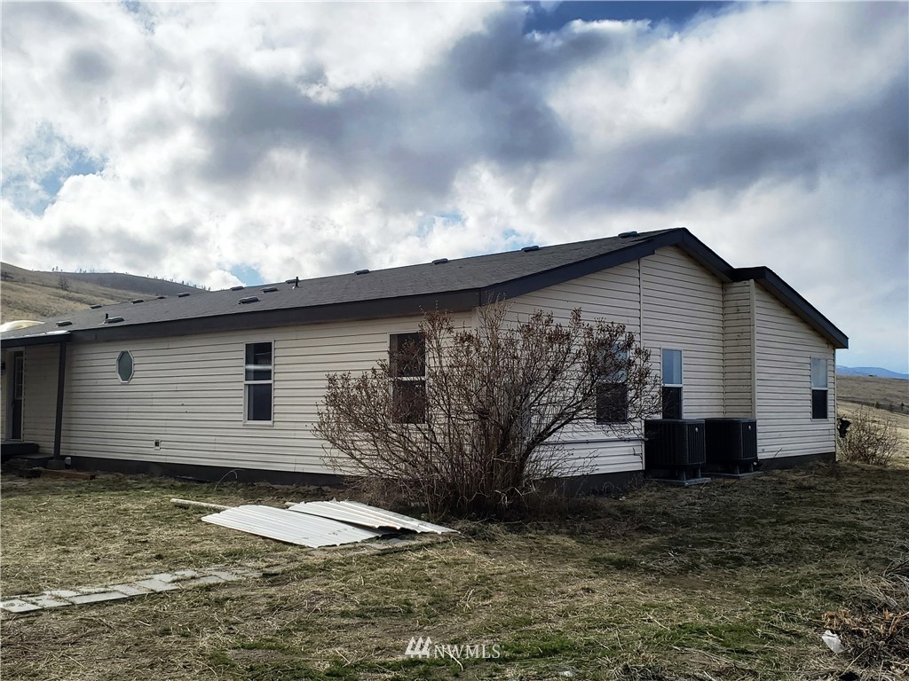 61 5 Mile Road Tonasket, WA 98855 - Photo 3 of 37 Gallery Image 3