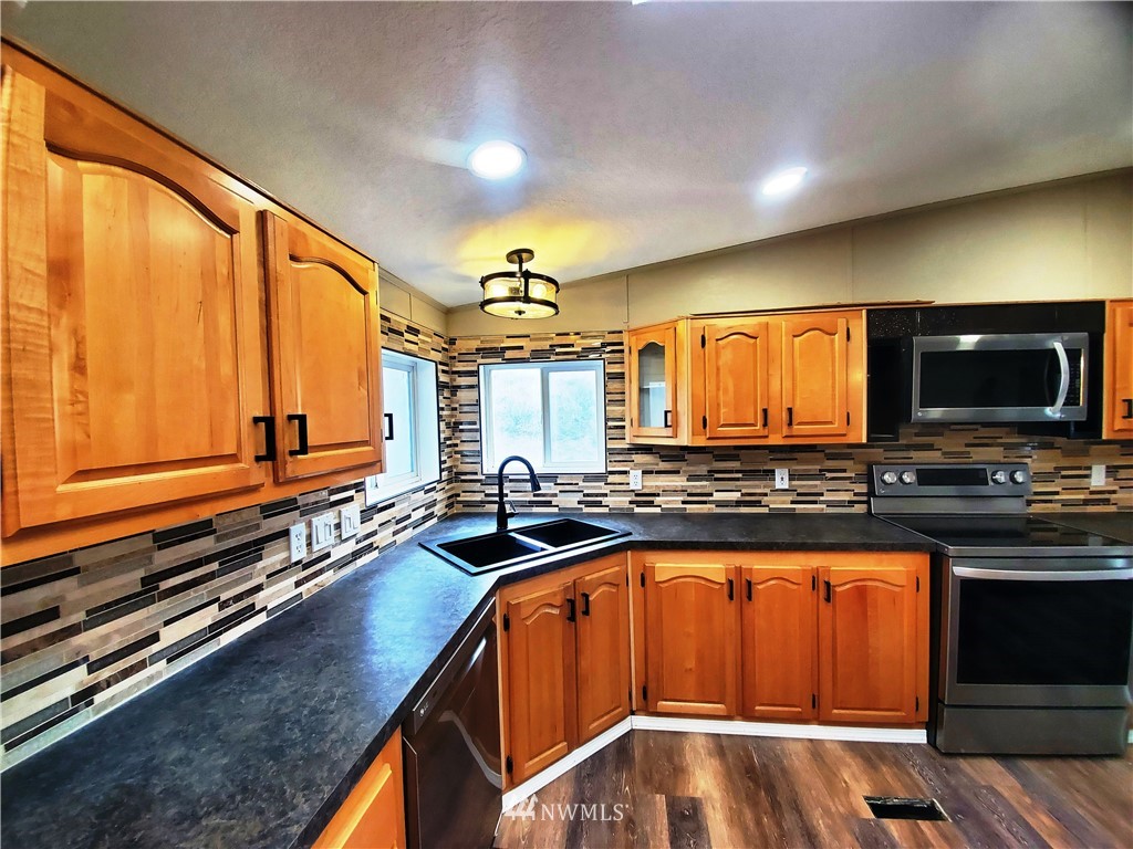 61 5 Mile Road Tonasket, WA 98855 - Photo 5 of 37 Gallery Image 5