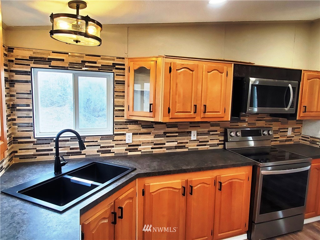 61 5 Mile Road Tonasket, WA 98855 - Photo 7 of 37 Gallery Image 7