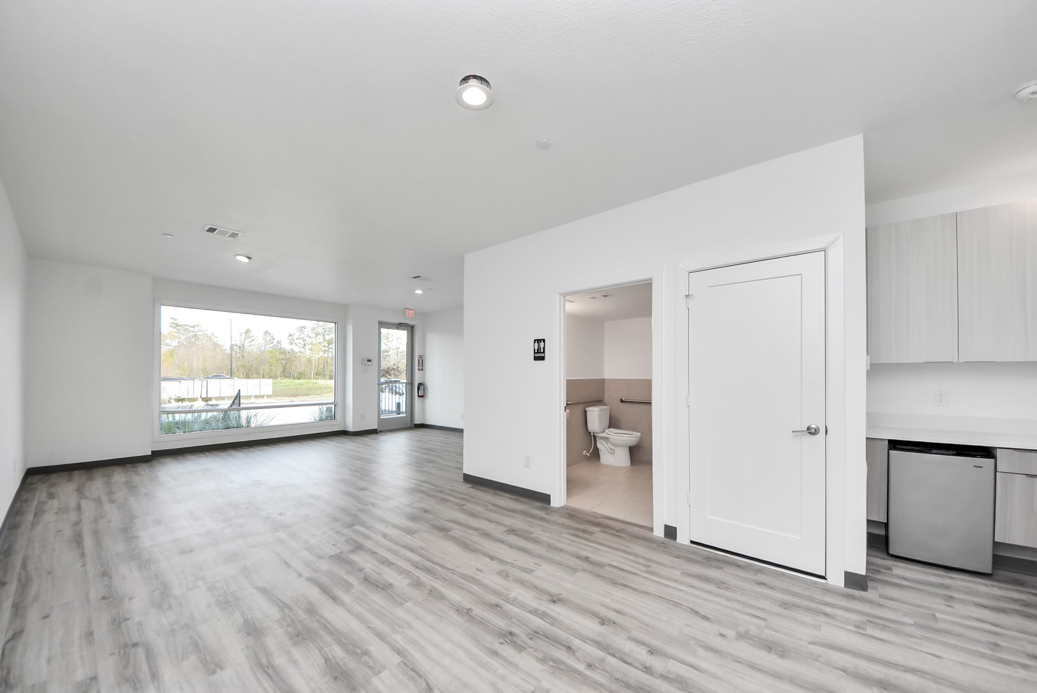 18716 Centro Main Street, Unit A Conroe, TX 77385 - Photo 7 of 33