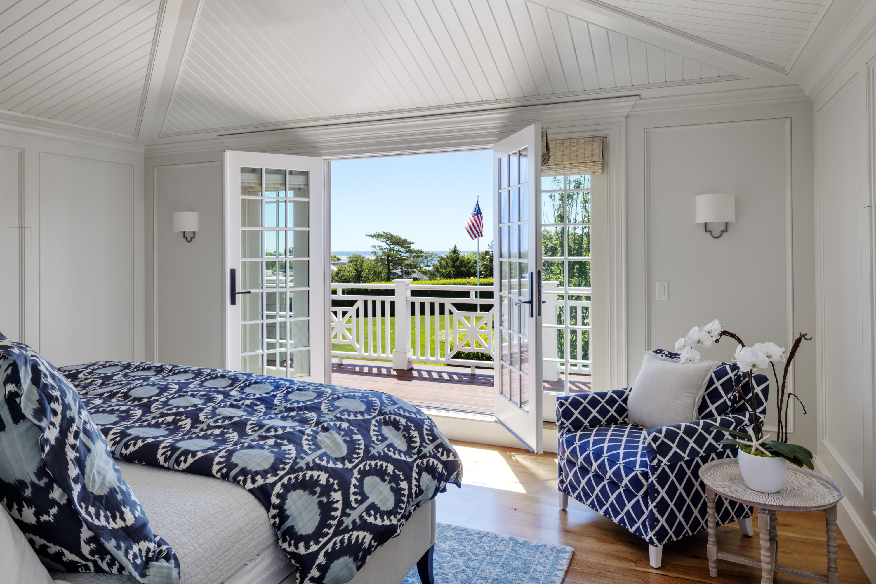 103 Shore Road Chatham, MA 02633 - Photo 21 of 32 a bed sitting in a bedroom next to a window