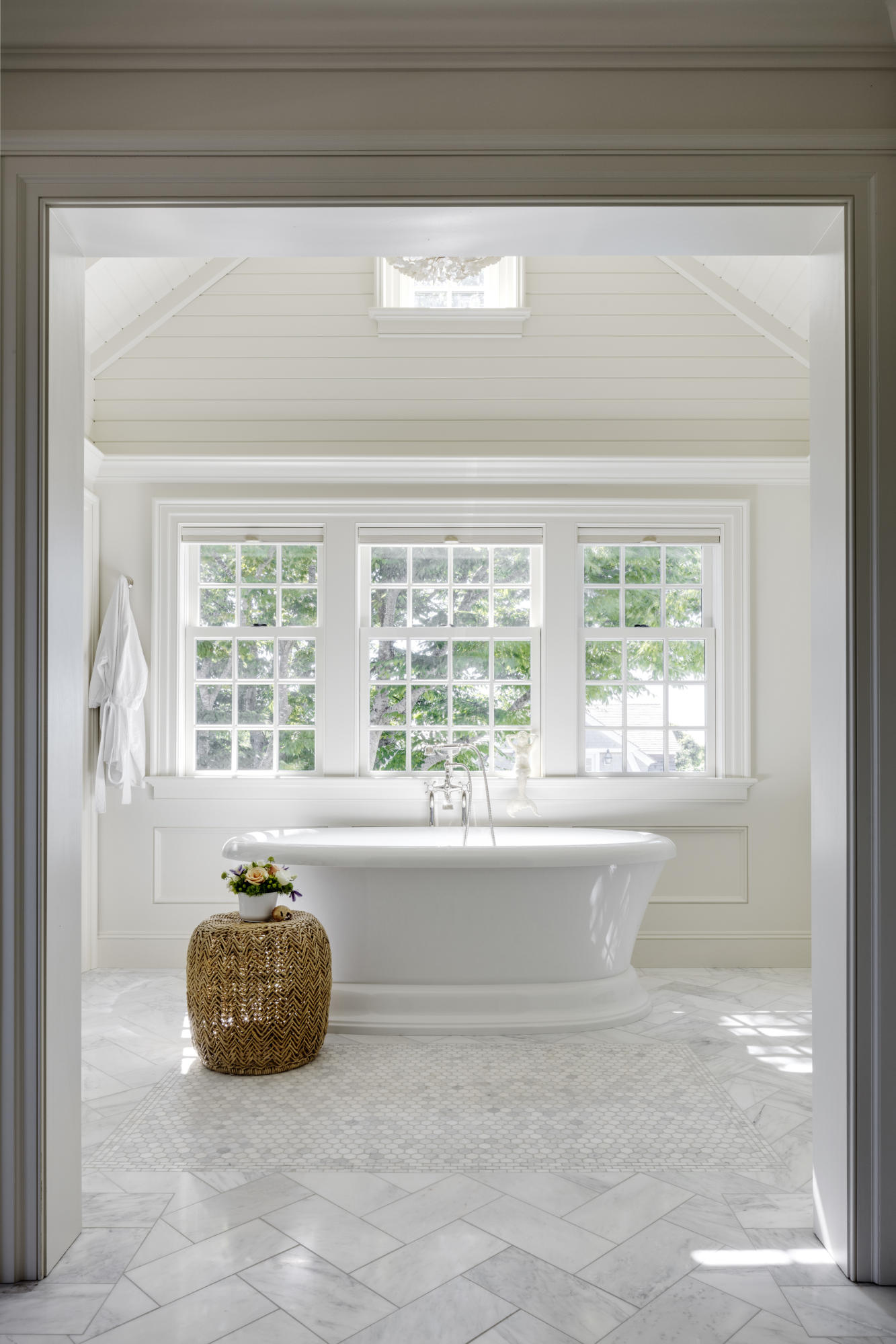 103 Shore Road Chatham, MA 02633 - Photo 22 of 32 a outdoor sitting area with a window