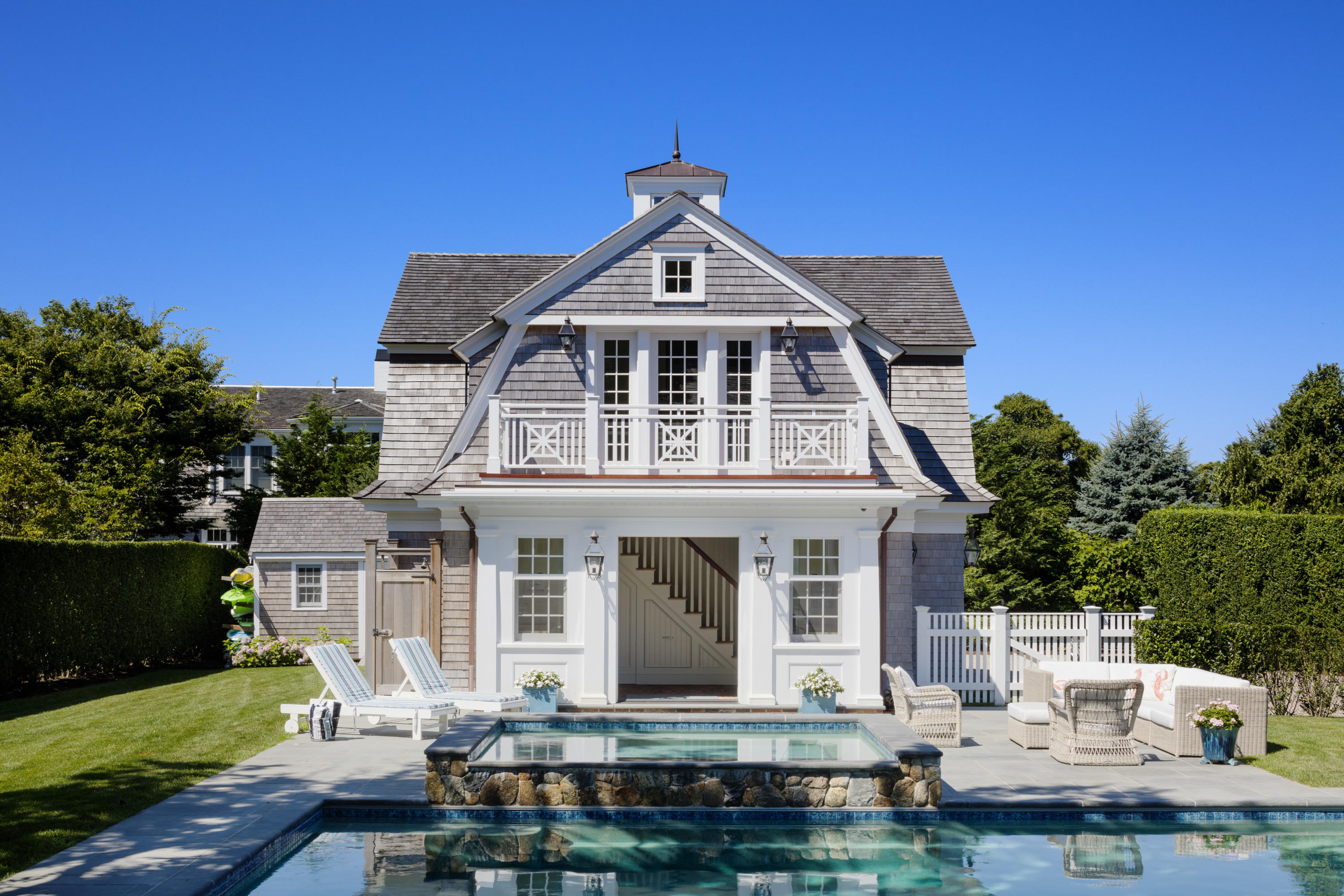 103 Shore Road Chatham, MA 02633 - Photo 3 of 32 a front view of a house with garden